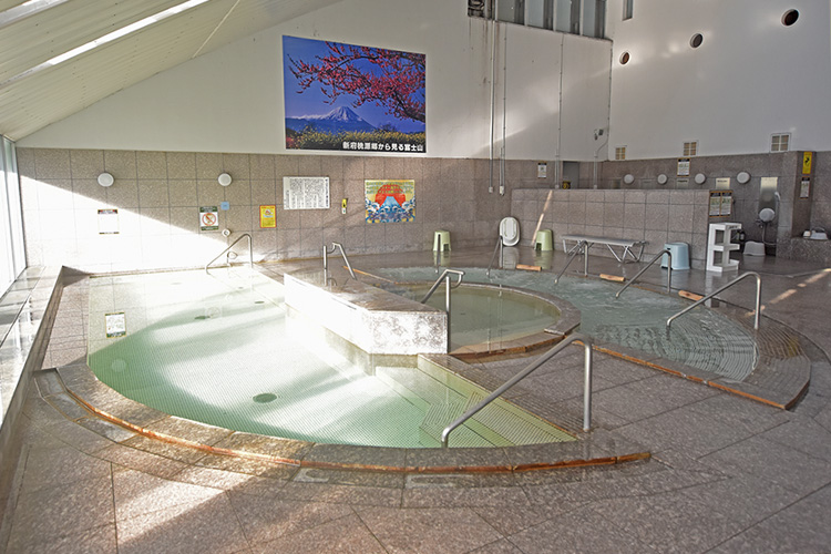 2の湯 大浴槽 ゆ〜ぷるにらさき 韮崎市健康ふれあいセンター